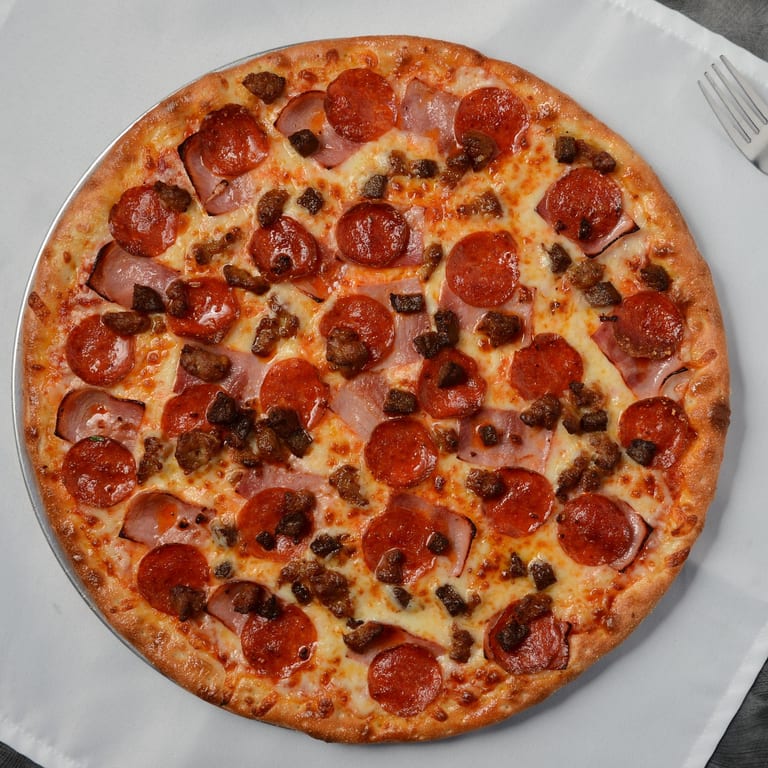 Meat Lovers Pizza: A Carnivore's Delight